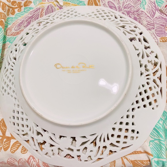 Oscar de la Renta Fune 1990 Plate. Vintage Belmonte Pattern 10.5 in.  Like New. - Picture 5 of 7